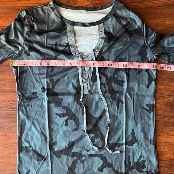 Thloves Camo Deep V Low Cut Top Size M - Picture 3 of 4